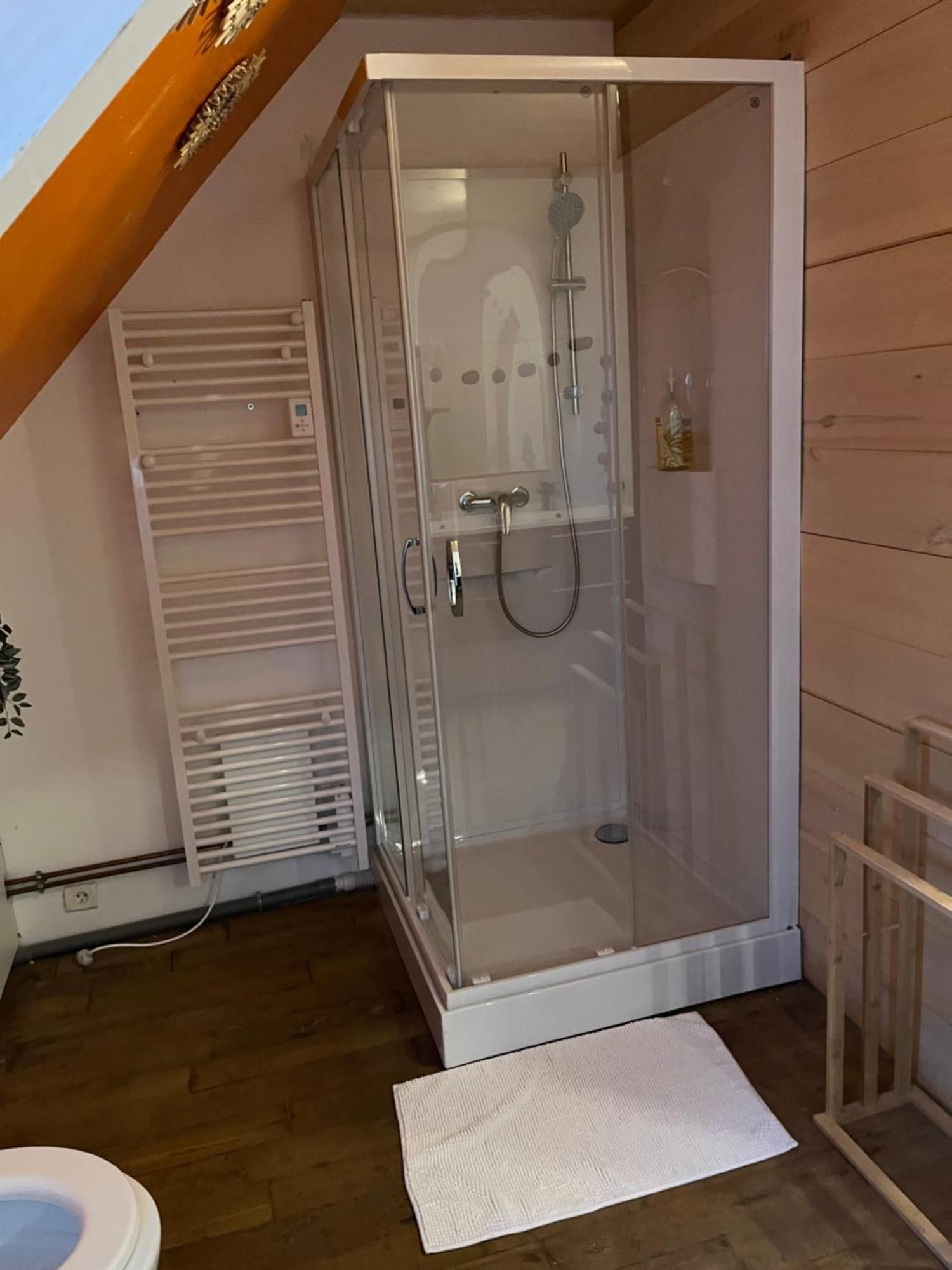 Chambre familiale à la ferme de la truffe Cuzance Exterior foto