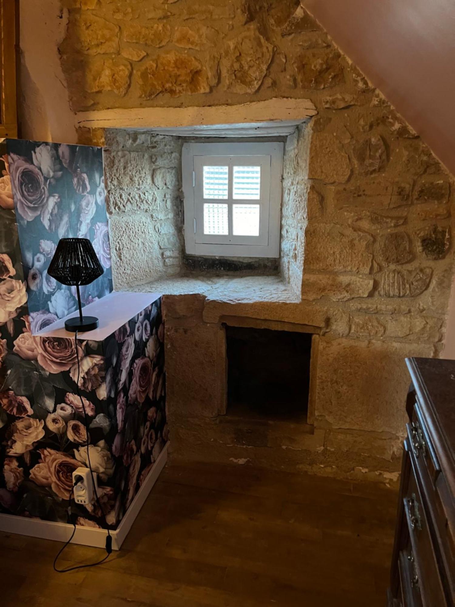 Chambre familiale à la ferme de la truffe Cuzance Exterior foto
